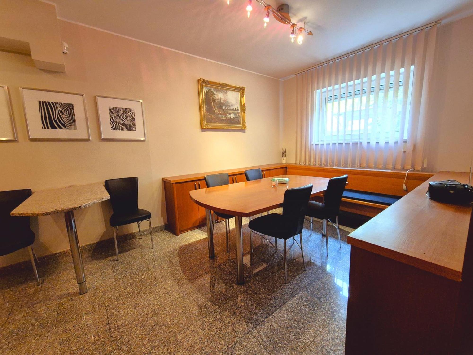 Zen Zone Hostel Bratislava Bagian luar foto