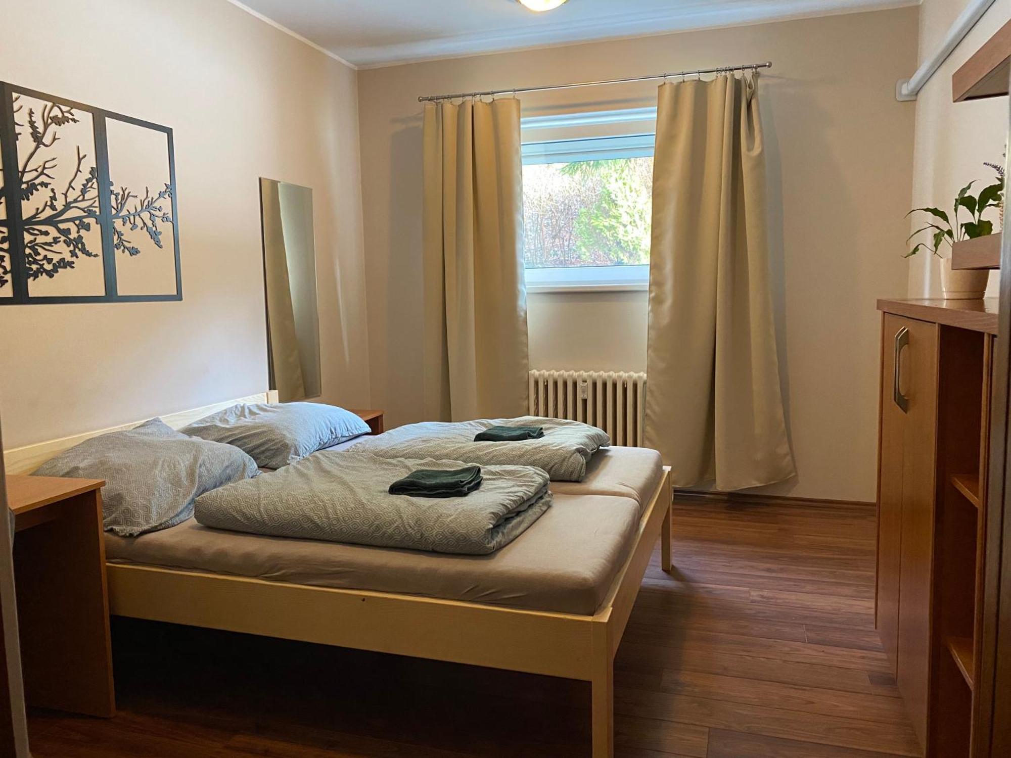 Zen Zone Hostel Bratislava Bagian luar foto